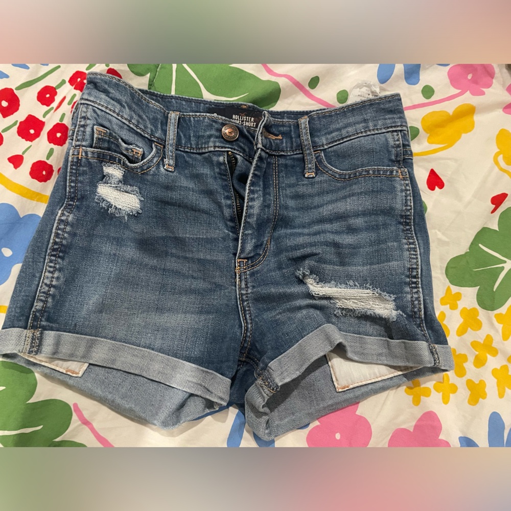 Hollister High Rise Short Shorts